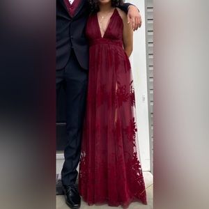 Burgundy windsor prom dress, size large, only worn once.